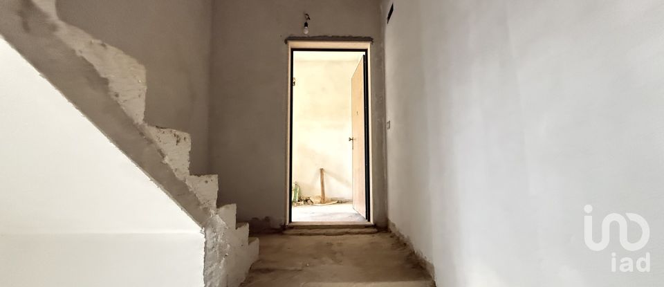 Appartamento 8 locali di 258 m² a Floridia (96014)