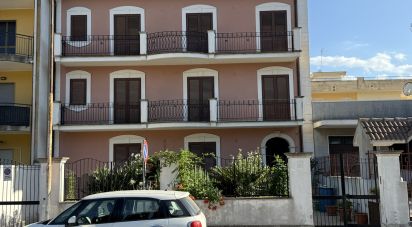 Appartamento 8 locali di 258 m² a Floridia (96014)