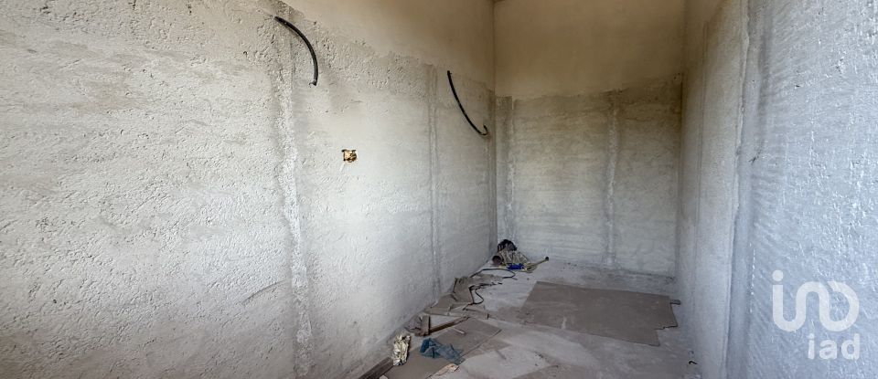 Appartamento 8 locali di 258 m² a Floridia (96014)