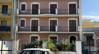 Appartamento 8 locali di 258 m² a Floridia (96014)