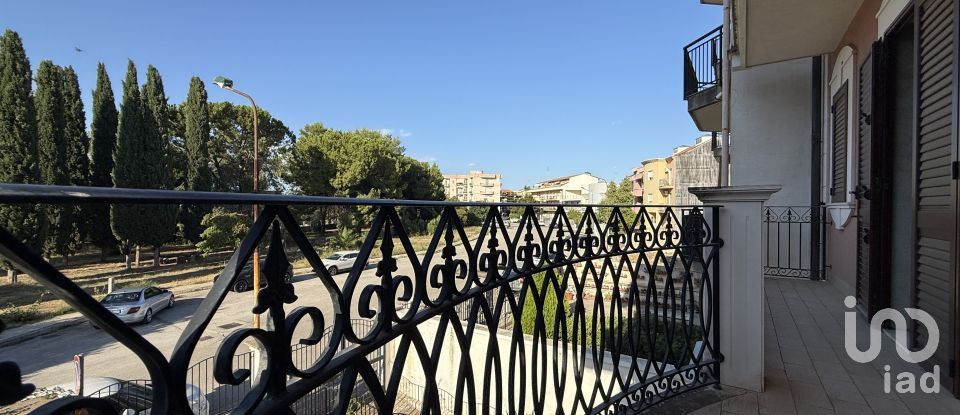 Appartamento 8 locali di 258 m² a Floridia (96014)