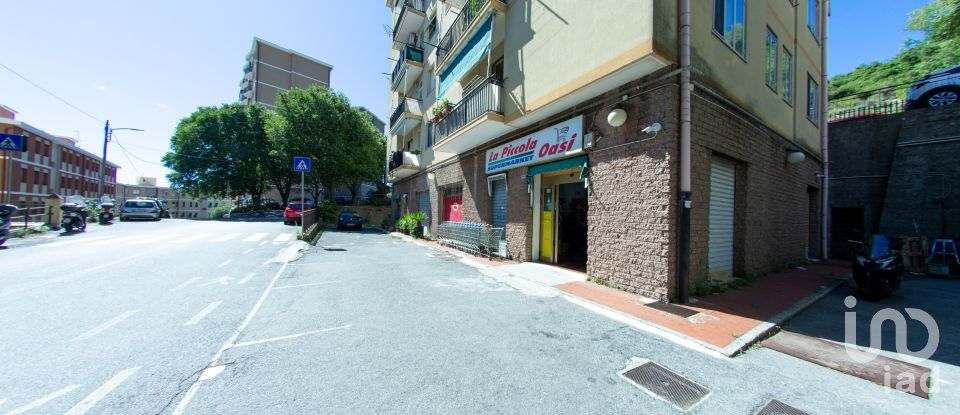 Negozio / locale commerciale di 300 m² in Genova (16135)