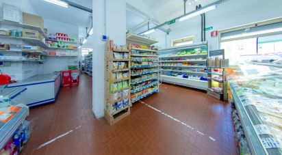 Negozio / locale commerciale di 300 m² in Genova (16135)