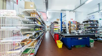 Negozio / locale commerciale di 300 m² in Genova (16135)