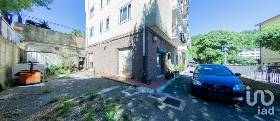Negozio / locale commerciale di 300 m² in Genova (16135)
