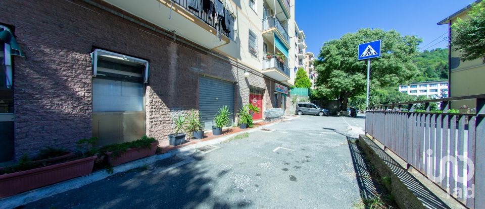 Negozio / locale commerciale di 300 m² in Genova (16135)
