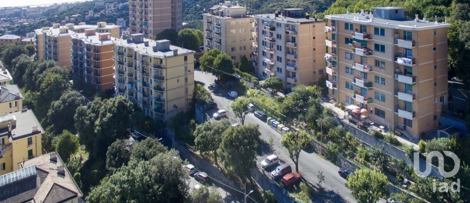 Negozio / locale commerciale di 300 m² in Genova (16135)