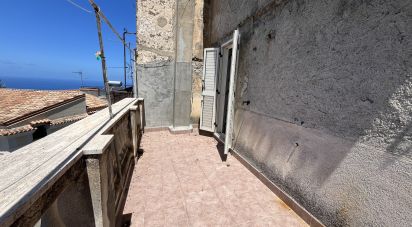 Three-room apartment of 260 m² in - (87030)