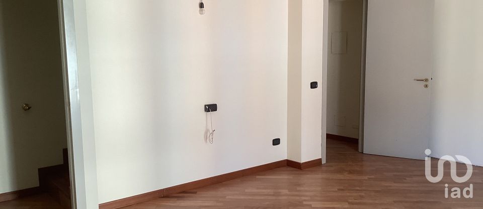 Apartment 6 rooms of 115 m² in Milano (20121)