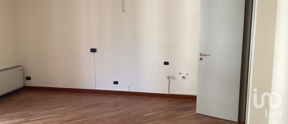 Apartment 6 rooms of 115 m² in Milano (20121)