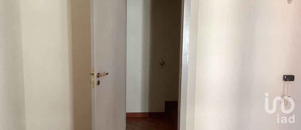 Apartment 6 rooms of 115 m² in Milano (20121)