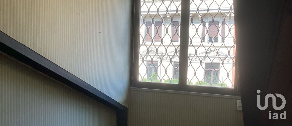 Apartment 6 rooms of 115 m² in Milano (20121)