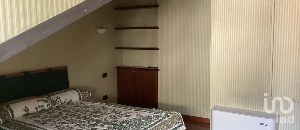 Apartment 6 rooms of 115 m² in Milano (20121)