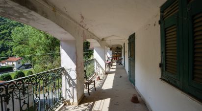 Villa Bifamiliare 15 locali di 500 m² in Murialdo (17013)