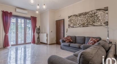Appartamento 5 locali di 172 m² a Roma (00166)