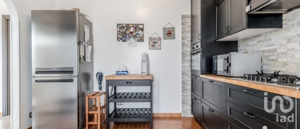 Apartment 5 rooms of 172 m² in Roma (00166)