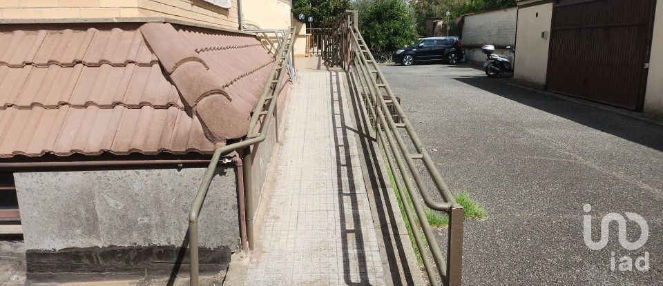 Apartment 5 rooms of 172 m² in Roma (00166)