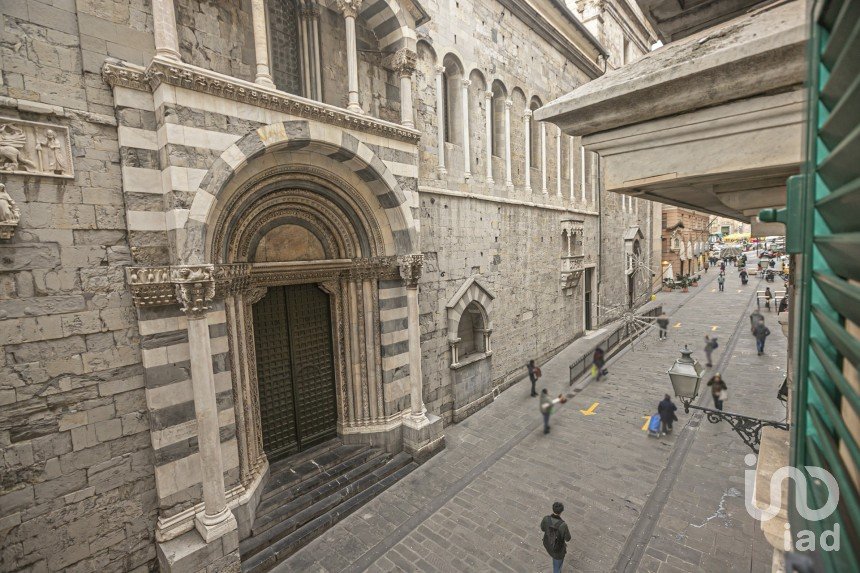 Three-room apartment of 87 m² in Genova (16123)