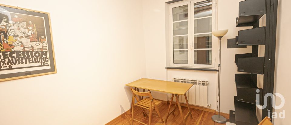 Three-room apartment of 87 m² in Genova (16123)