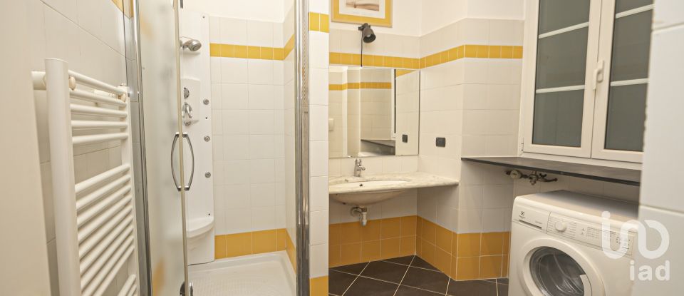 Three-room apartment of 87 m² in Genova (16123)