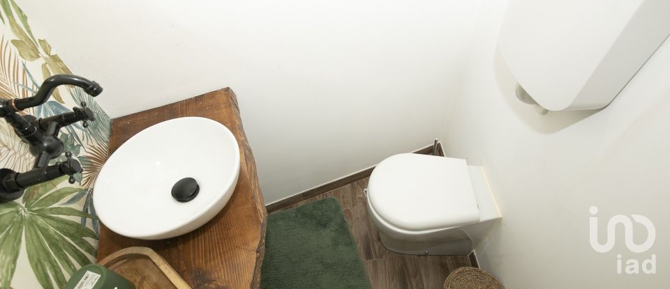 Apartment 6 rooms of 85 m² in Genova (16134)