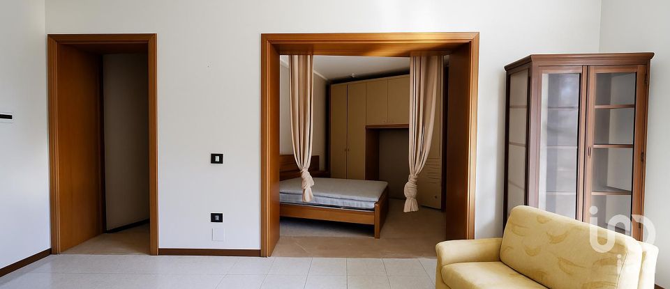 Casa indipendente / Villa 9 locali di 192 m² in Notaresco (64024)