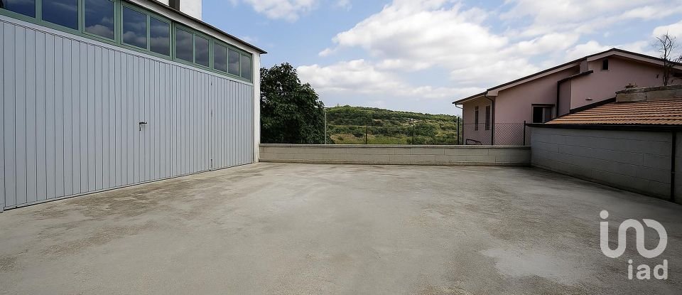 Casa indipendente / Villa 9 locali di 192 m² in Notaresco (64024)