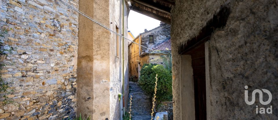 Costruzione di 150 m² in Casanova Lerrone (17033)