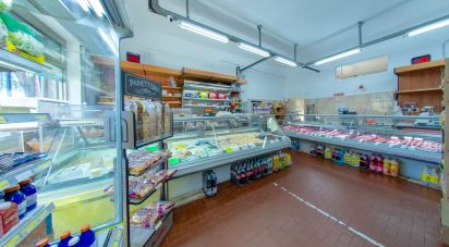 Negozio / locale commerciale di 300 m² in Genova (16135)