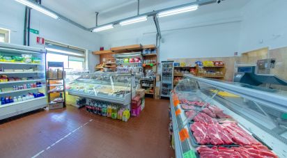 Negozio / locale commerciale di 300 m² in Genova (16135)