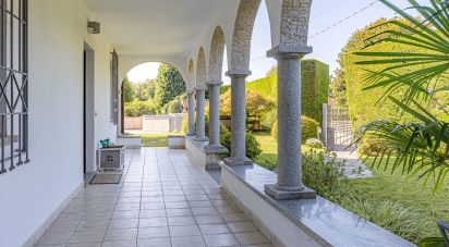 Farm 6 rooms of 404 m² in Casnate con Bernate (22070)