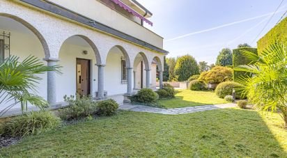 Farm 6 rooms of 404 m² in Casnate con Bernate (22070)