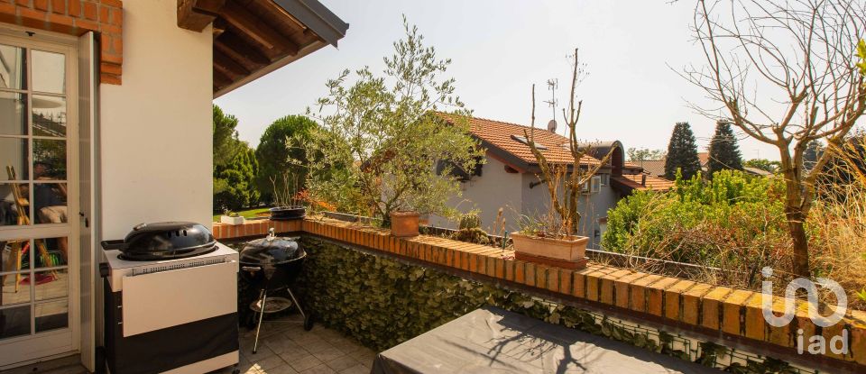Four-room apartment of 149 m² in Olgiate Olona (21057)