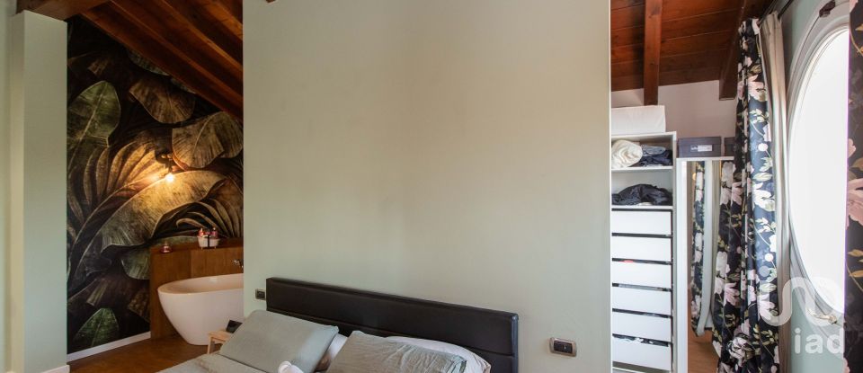 Four-room apartment of 149 m² in Olgiate Olona (21057)