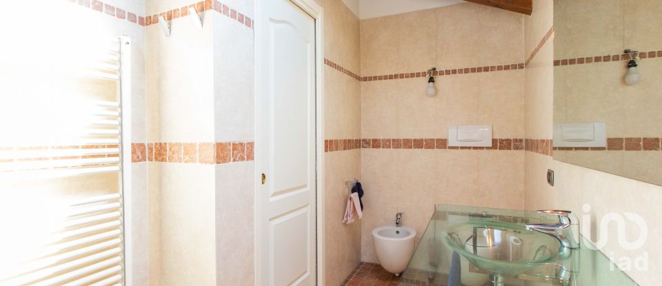 Four-room apartment of 149 m² in Olgiate Olona (21057)