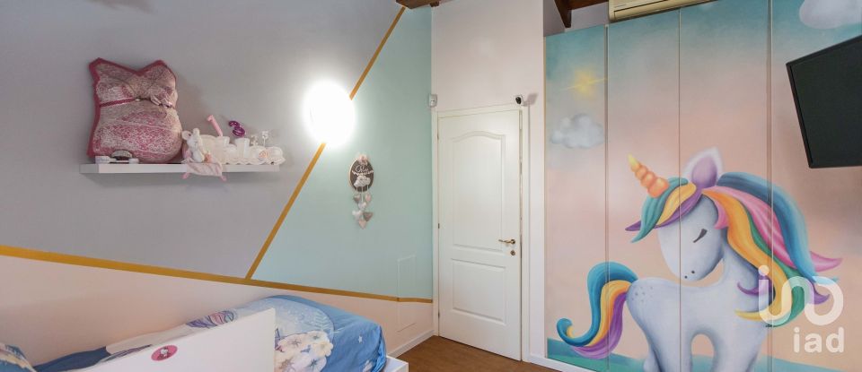 Four-room apartment of 149 m² in Olgiate Olona (21057)