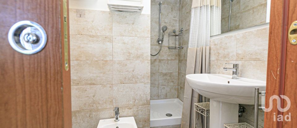 Bilocale di 53 m² a Genova (16165)