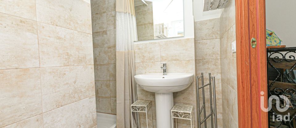 Bilocale di 53 m² a Genova (16165)