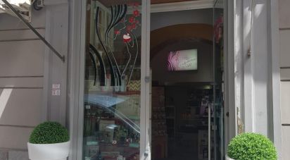 Negozio / locale commerciale di 36 m² in Napoli (80121)