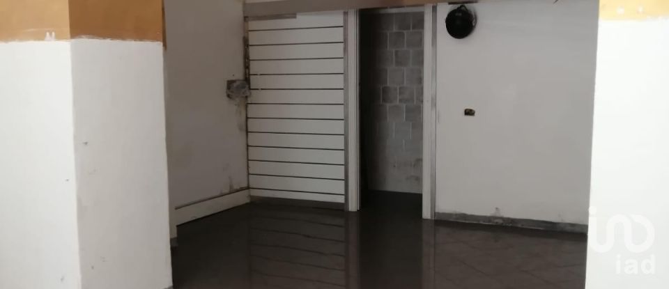 Negozio / locale commerciale di 36 m² in Napoli (80121)
