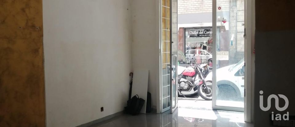 Negozio / locale commerciale di 36 m² in Napoli (80121)