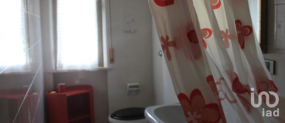 Casa indipendente 30 locali di 630 m² in Fano (61032)