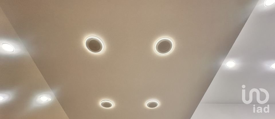 Apartment 6 rooms of 80 m² in Genova (16126)