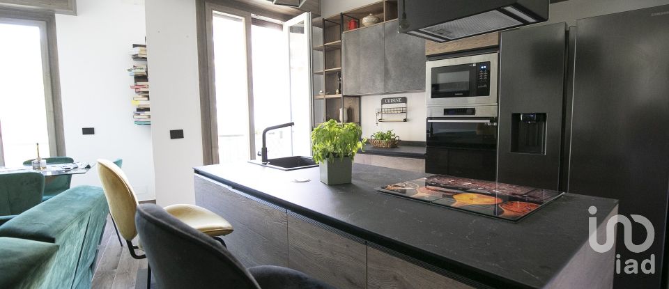 Appartamento 6 locali di 85 m² a Genova (16126)