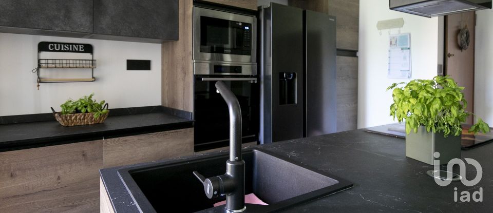 Appartamento 6 locali di 85 m² a Genova (16126)