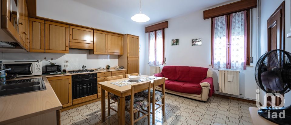 Villa Bifamiliare 6 locali di 335 m² in Argenta (44011)