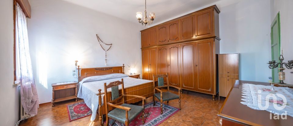 Villa Bifamiliare 6 locali di 335 m² in Argenta (44011)