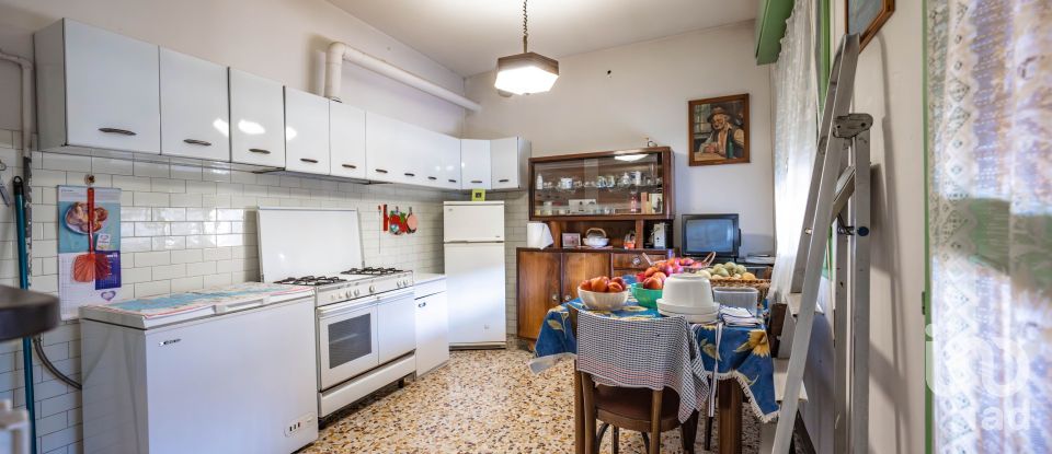 Villa Bifamiliare 6 locali di 335 m² in Argenta (44011)