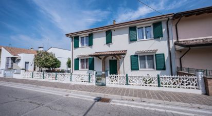 Casale 6 locali di 235 m² in Lagosanto (44023)