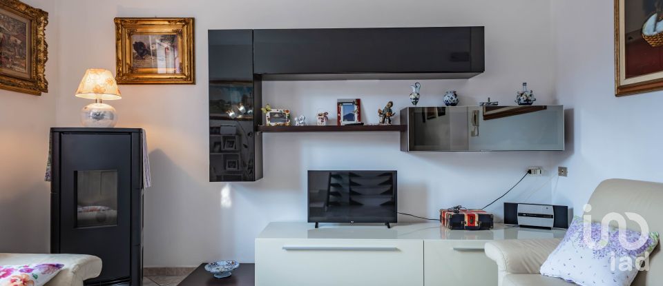 Casale 6 locali di 235 m² in Lagosanto (44023)